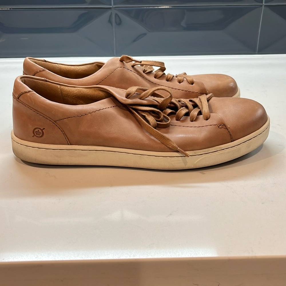 Born brand shoes 
Light tan color
Size 12